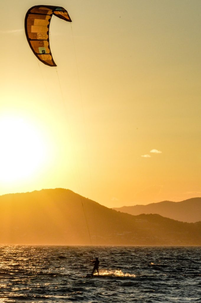 os melhores destinos para kitesurf no brasil